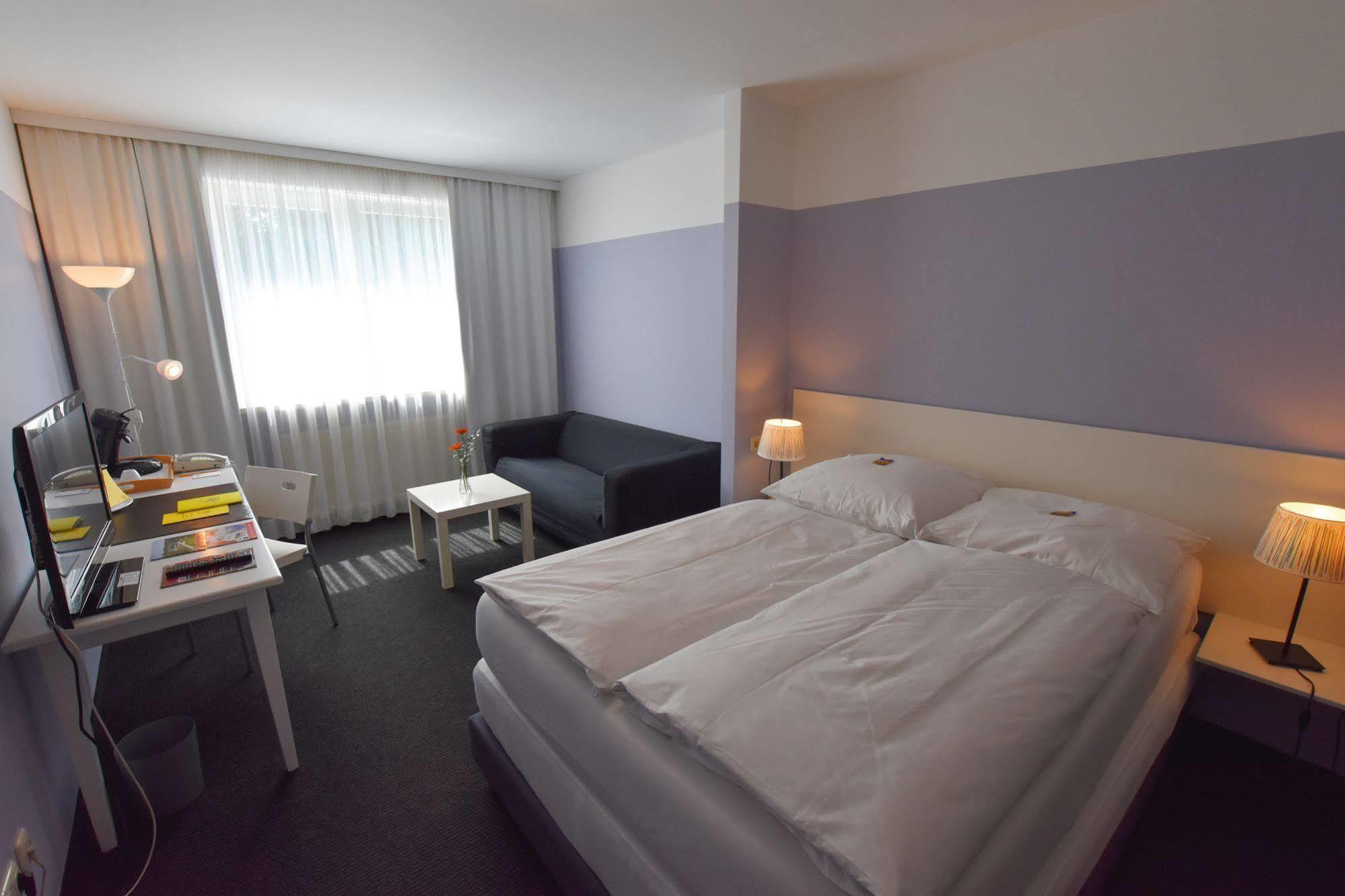 Hotel U. + Apartments Mülheim an der Ruhr Esterno foto